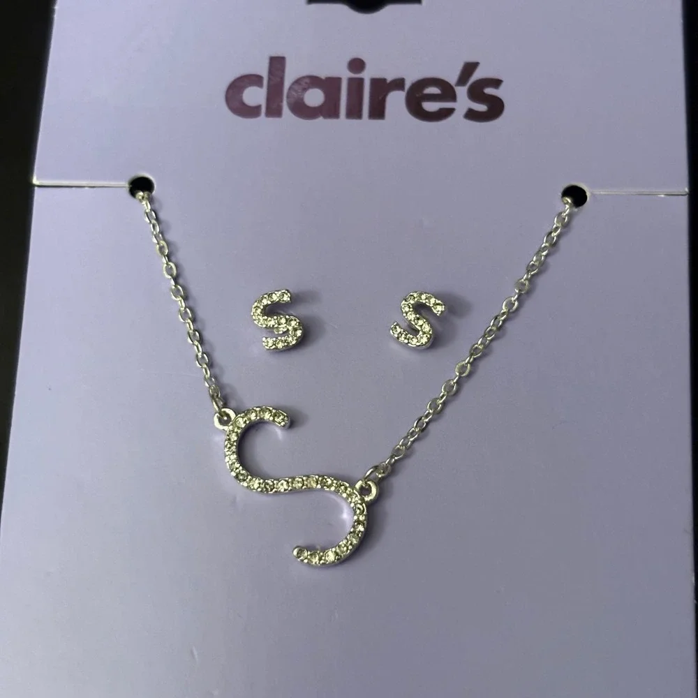 NWT Claires Silver Initial S Necklace and Earrings Set Rhinestone Letter Jewelry